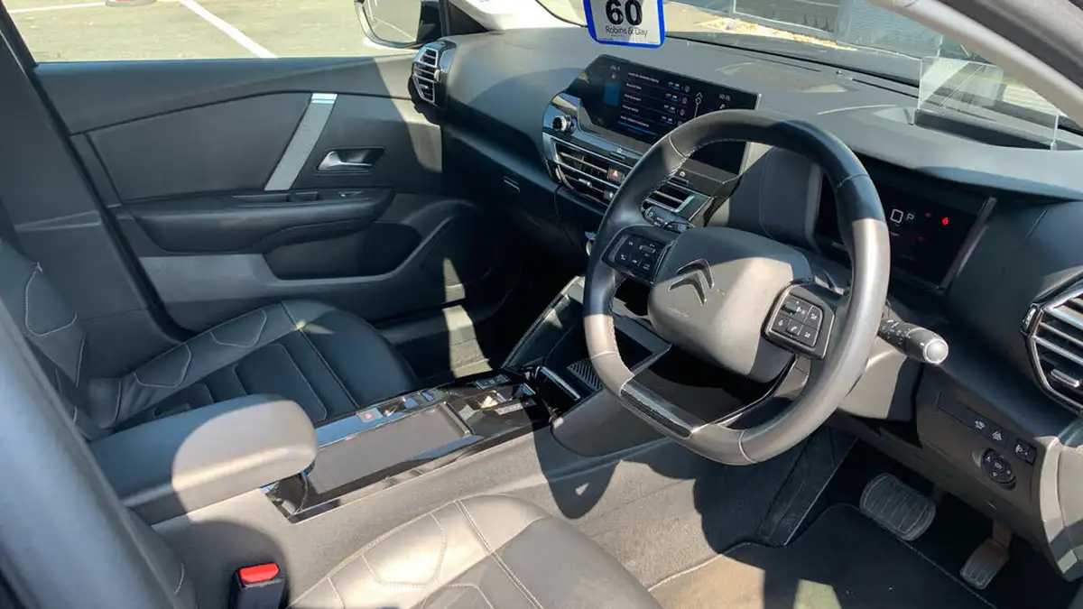 2022-citroen-c4-12-puretech-shine-plus-130ps-big-10