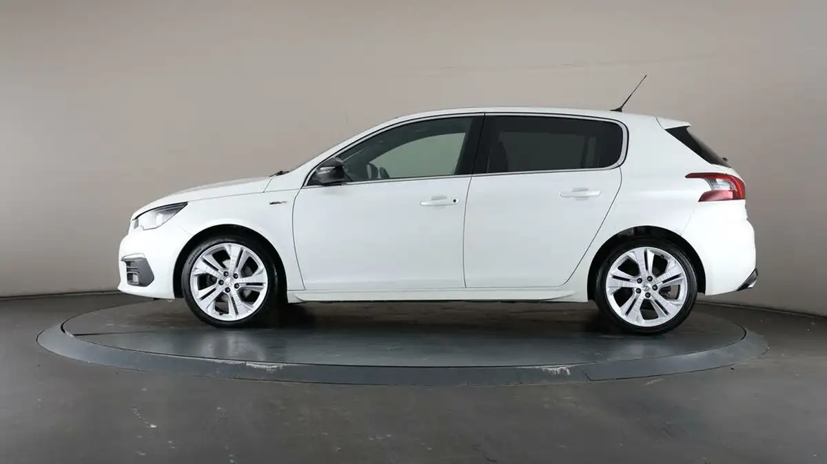 2019-peugeot-308-15-bluehdi-gt-line-big-38