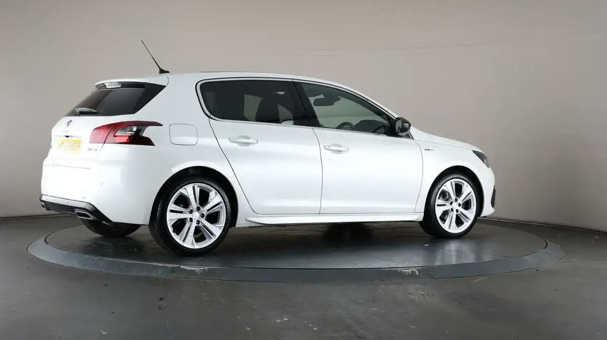 2019-peugeot-308-15-bluehdi-gt-line-big-66