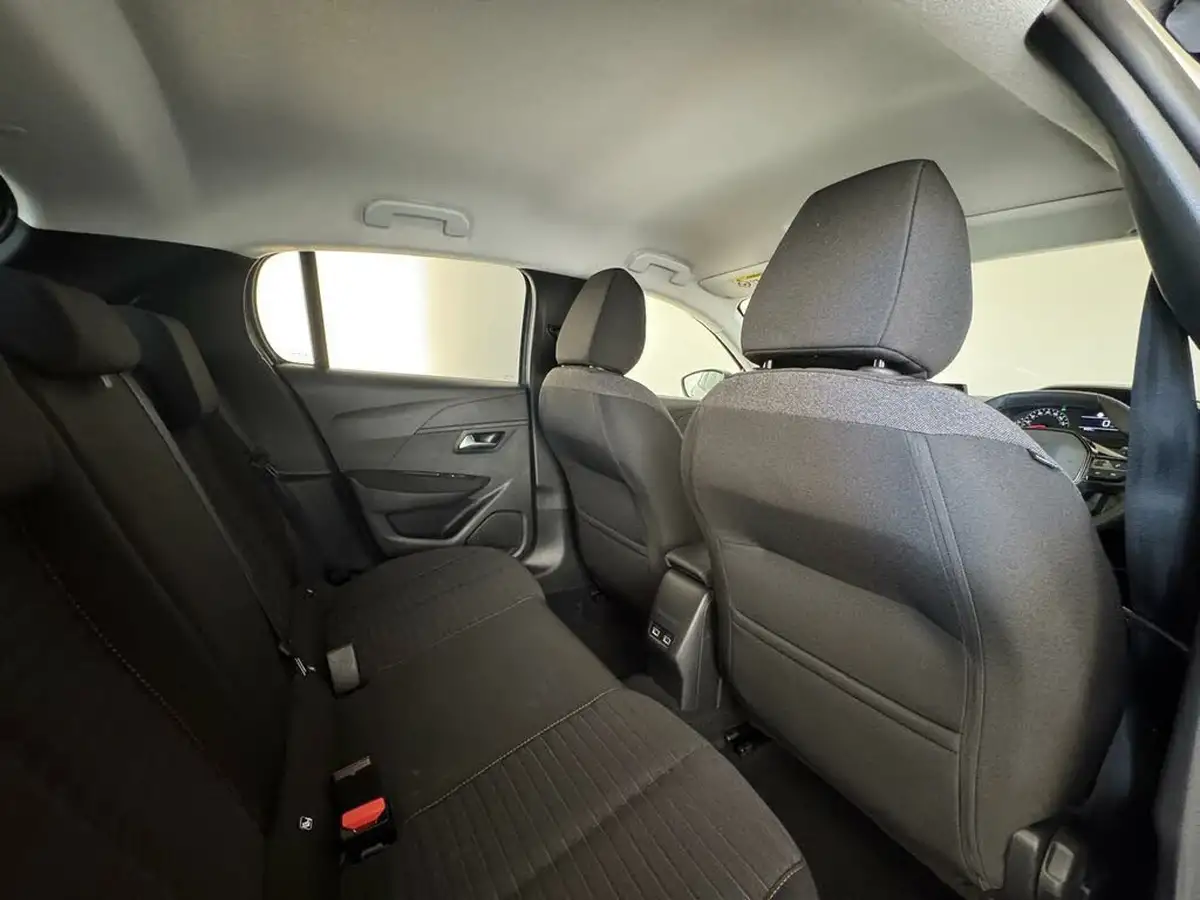 2023-peugeot-208-12-puretech-active-premium-100ps-eat8-big-12