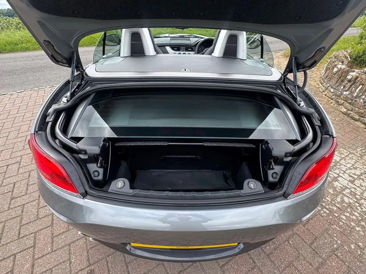 2012-bmw-z4-20-sdrive20i-m-sport-big-11