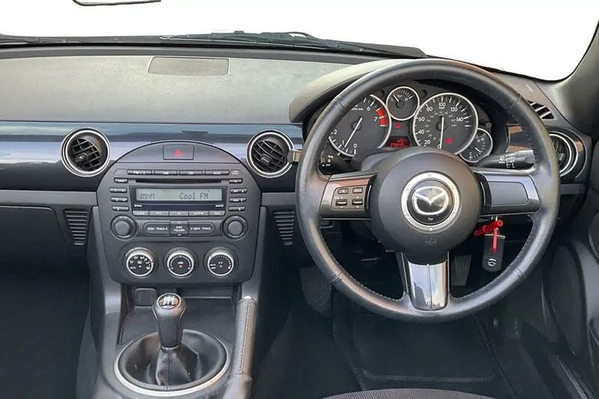2014-mazda-mx-5-18-se-air-con-big-10