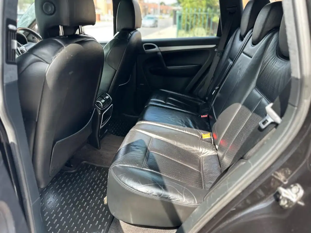 2004-porsche-cayenne-45-turbo-big-12