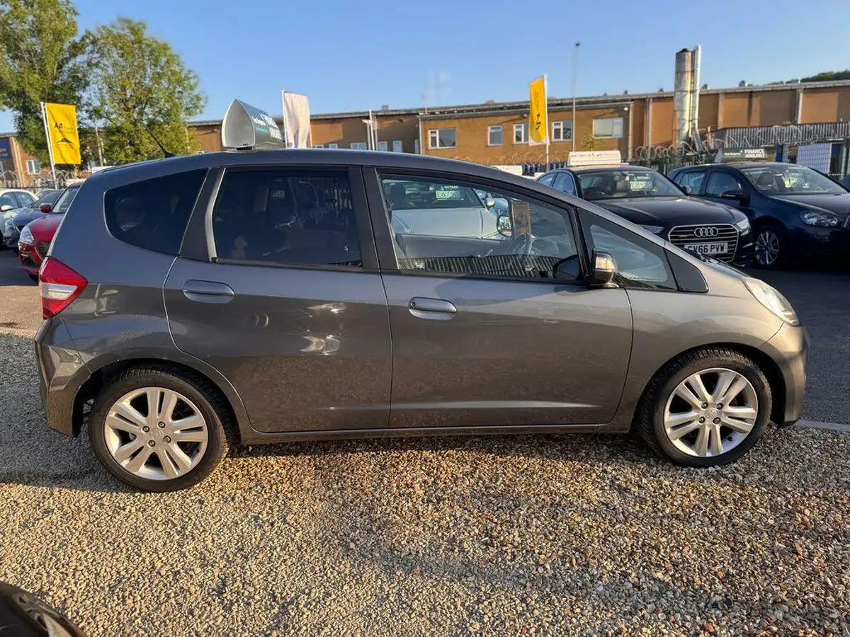 2011-honda-jazz-14-ex-big-10