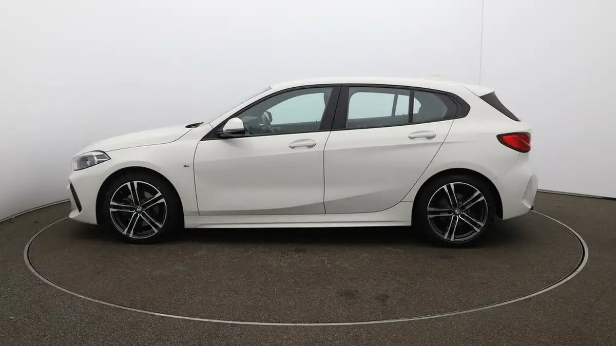 2022-bmw-1-series-15-118i-m-sport-lcp-dct-big-64