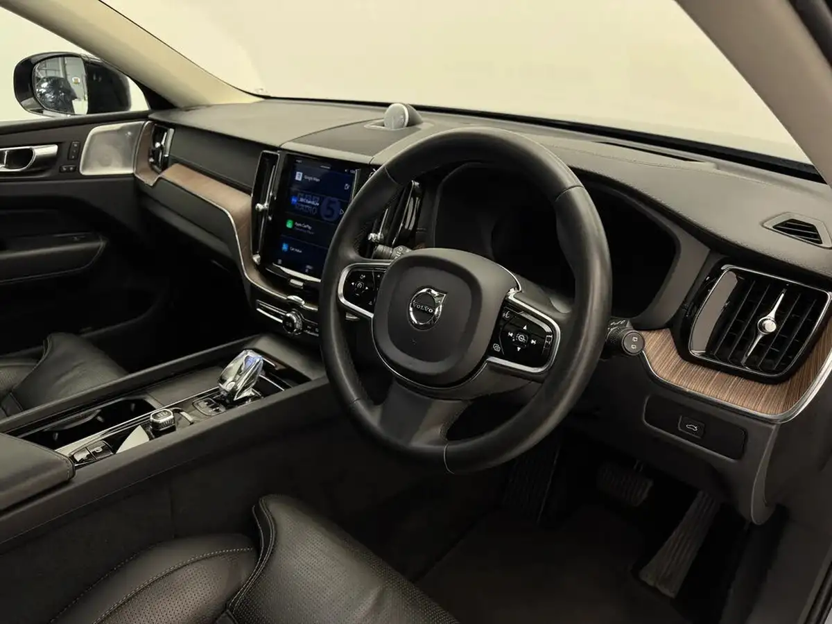 2022-volvo-xc60-20-b5-ultimate-big-24