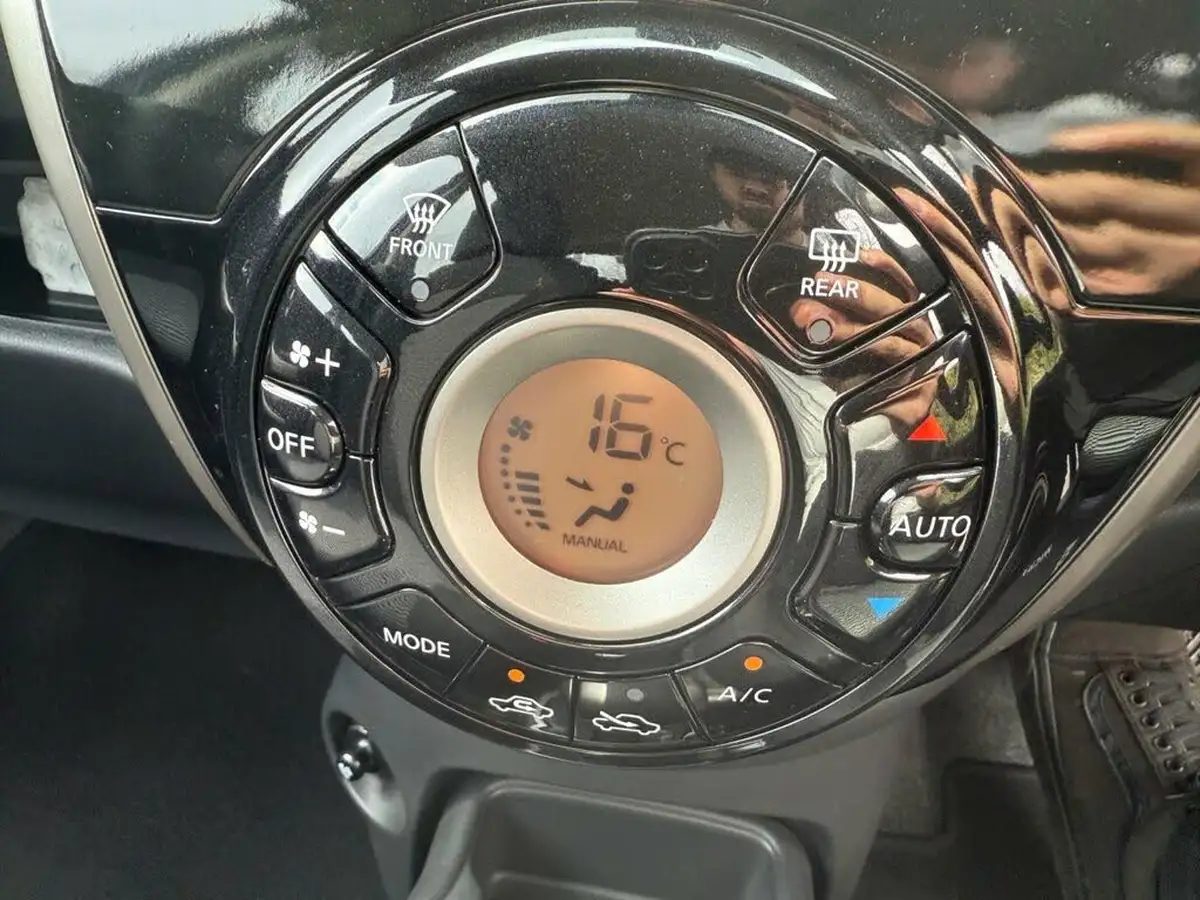 2014-nissan-micra-12-acenta-80ps-cvt-big-33