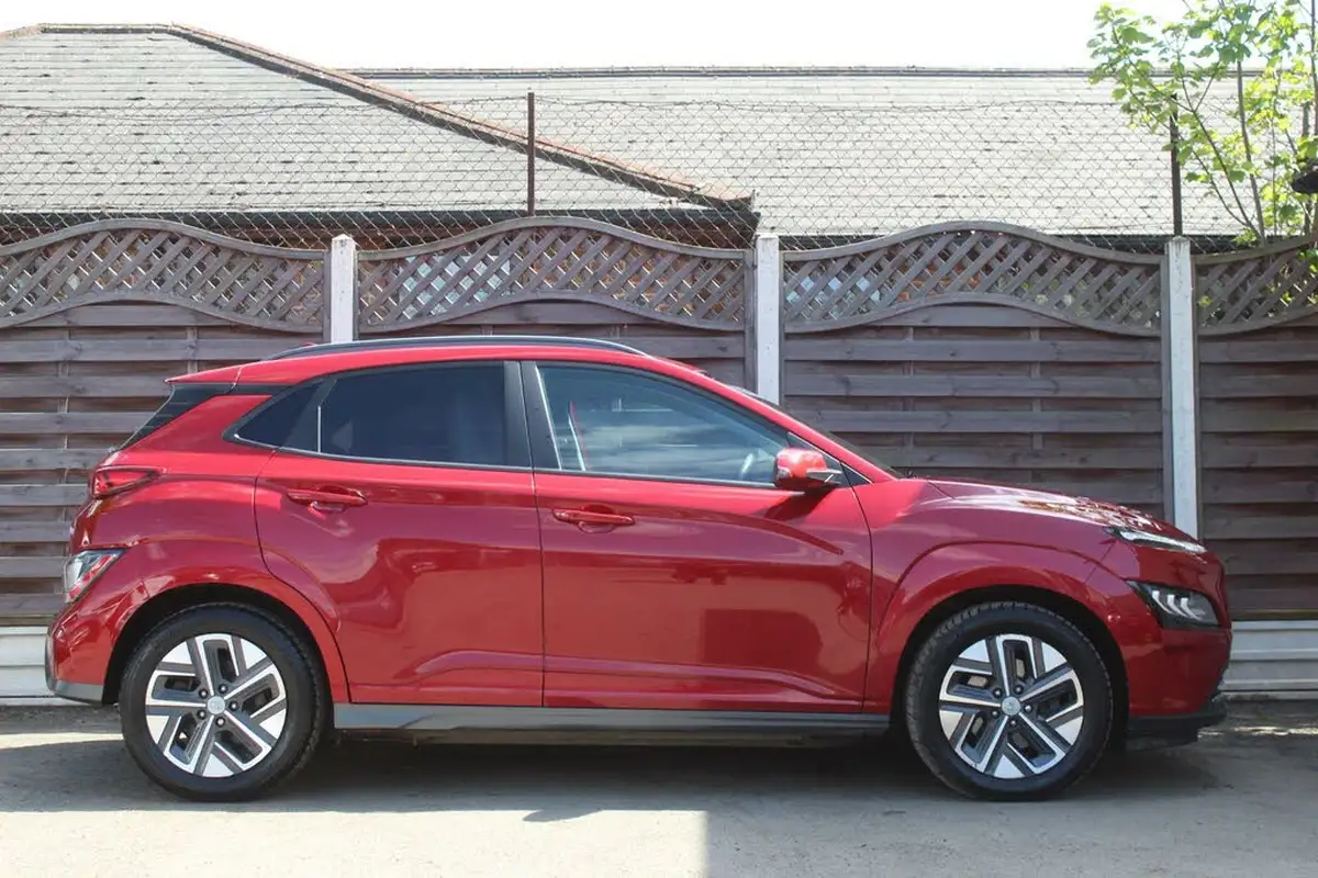 2022-hyundai-kona-e-premium-204ps-64kwh-7kw-obc-big-6