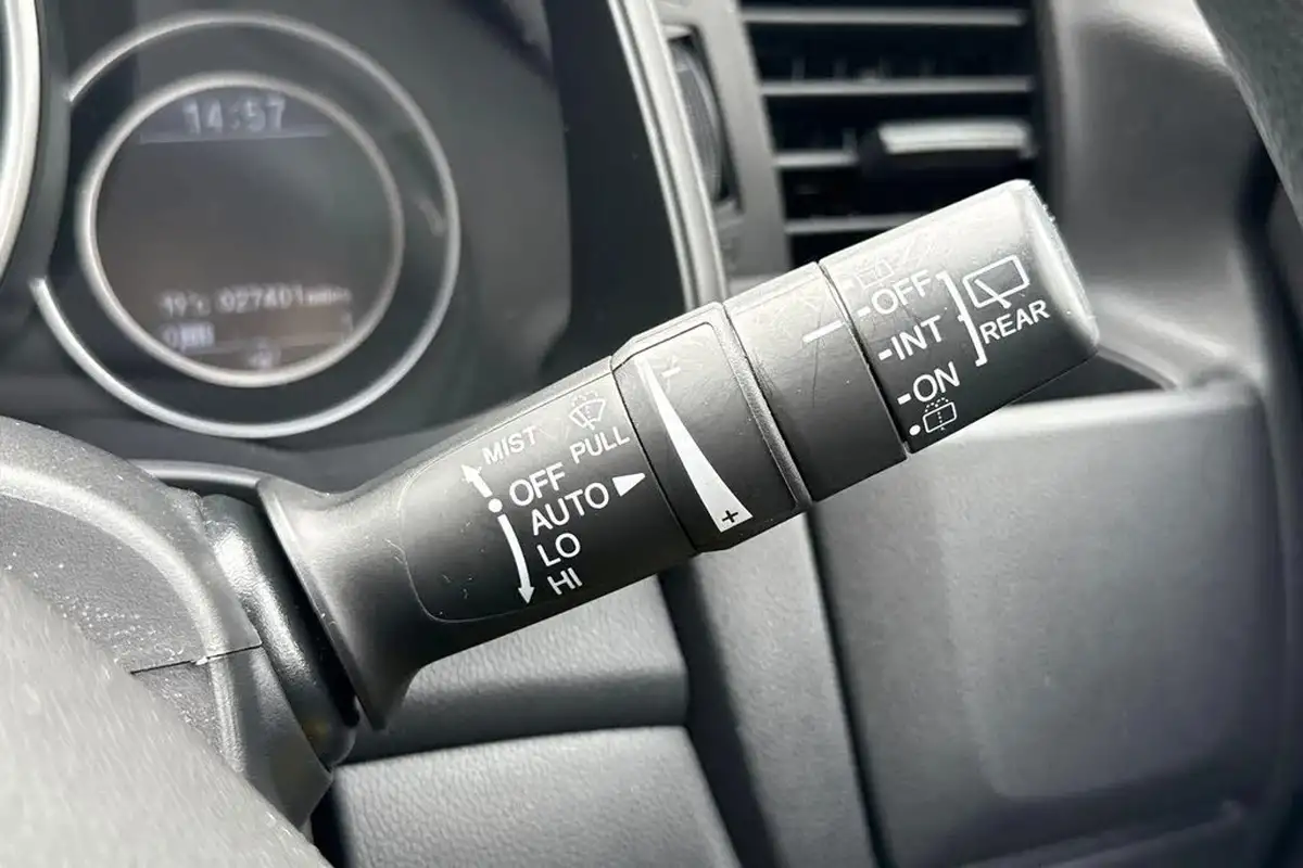 2020-honda-jazz-13-i-vtec-s-big-27