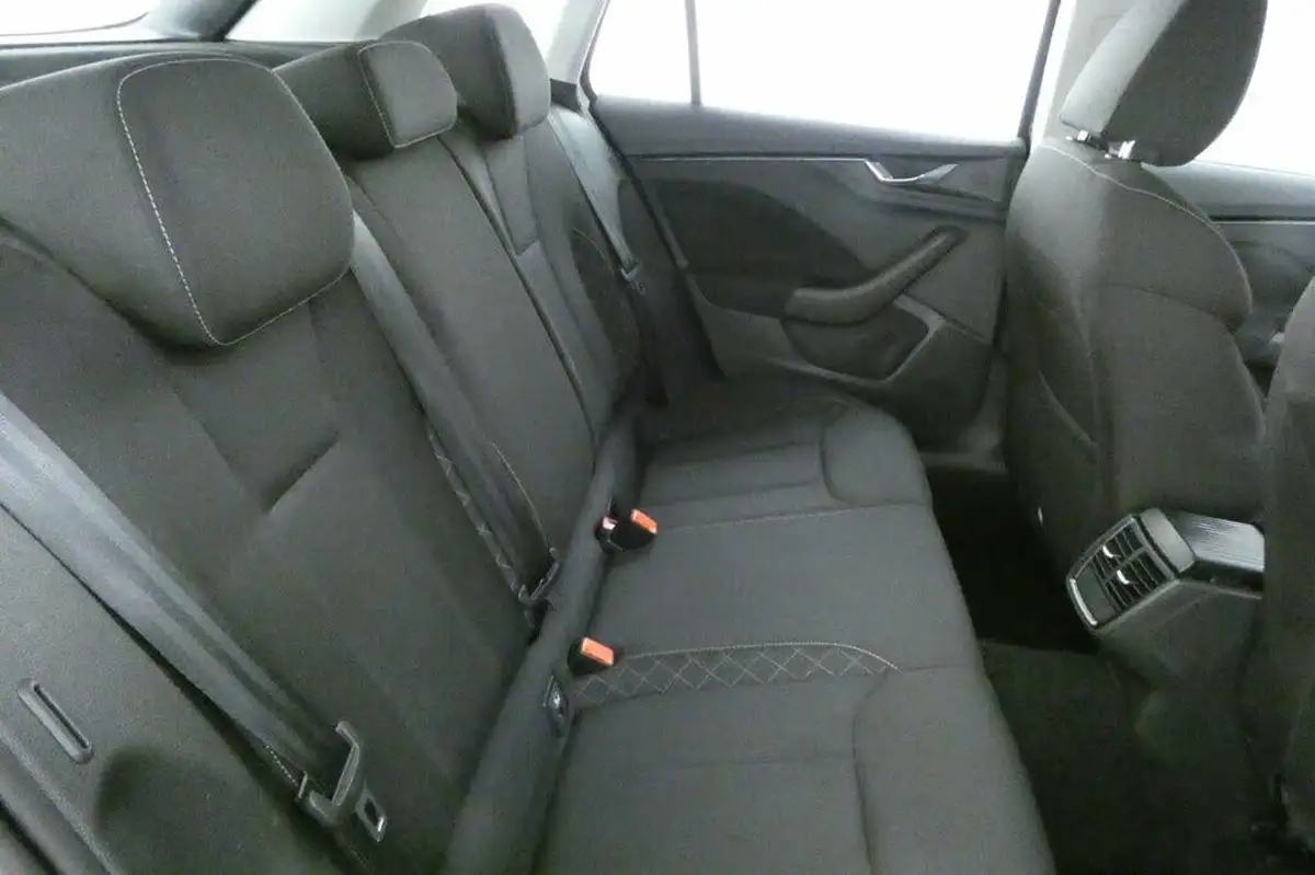 2021-skoda-kamiq-10-tsi-se-109ps-big-18