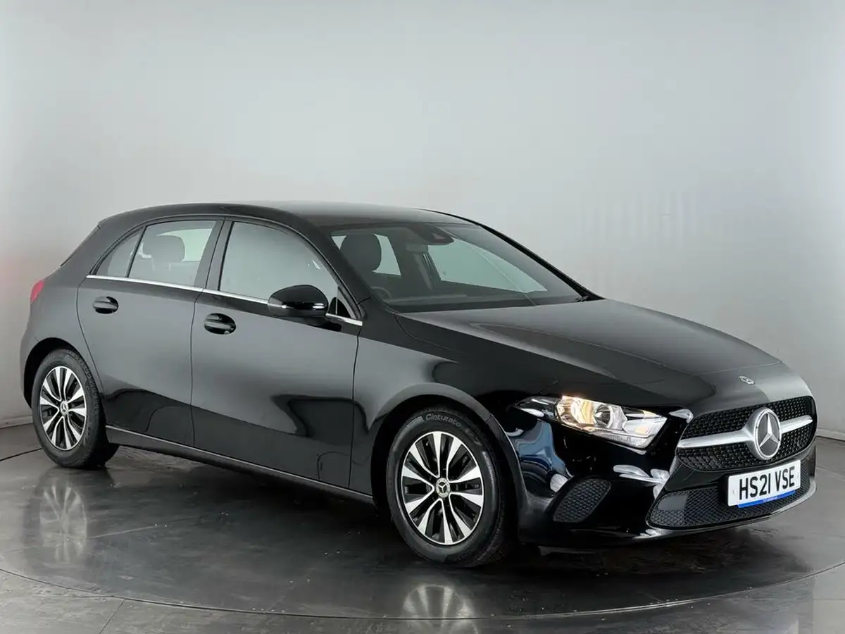 2021-mercedes-benz-a-class-20d-a180d-se-8g-dct-big-0