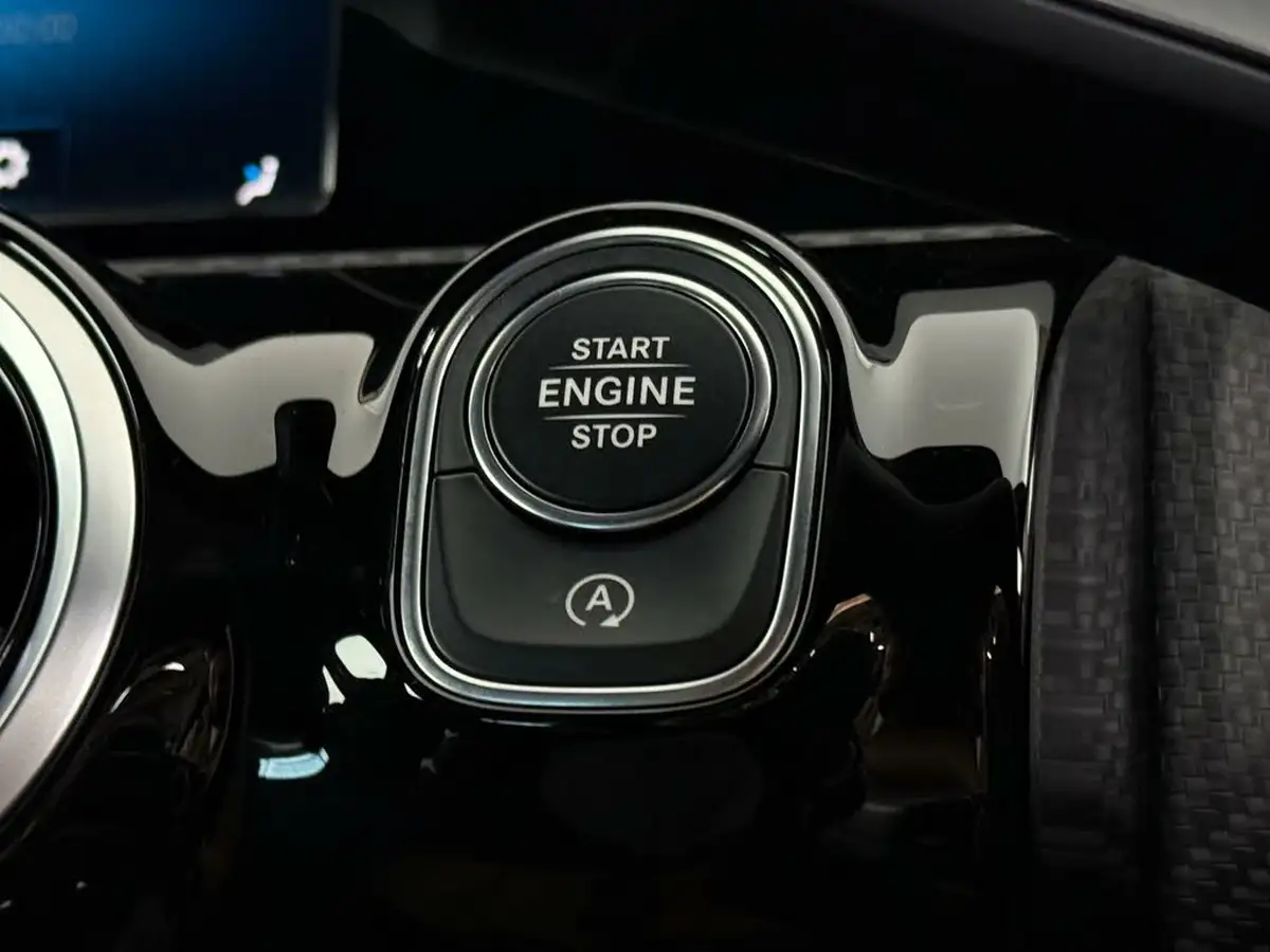 2021-mercedes-benz-a-class-20d-a180d-se-8g-dct-big-24