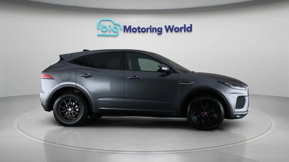 2019-jaguar-e-pace-20-i4d-r-dynamic-150ps-big-8