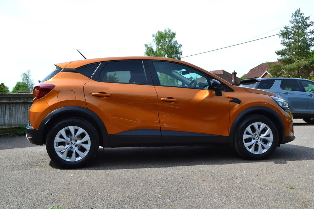 2022-renault-captur-13-tce-iconic-edition-edc-auto-big-8
