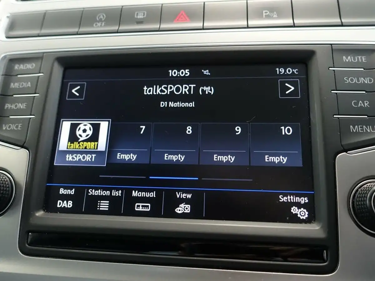 2017-volkswagen-polo-10-beats-65ps-ss-5d-big-31