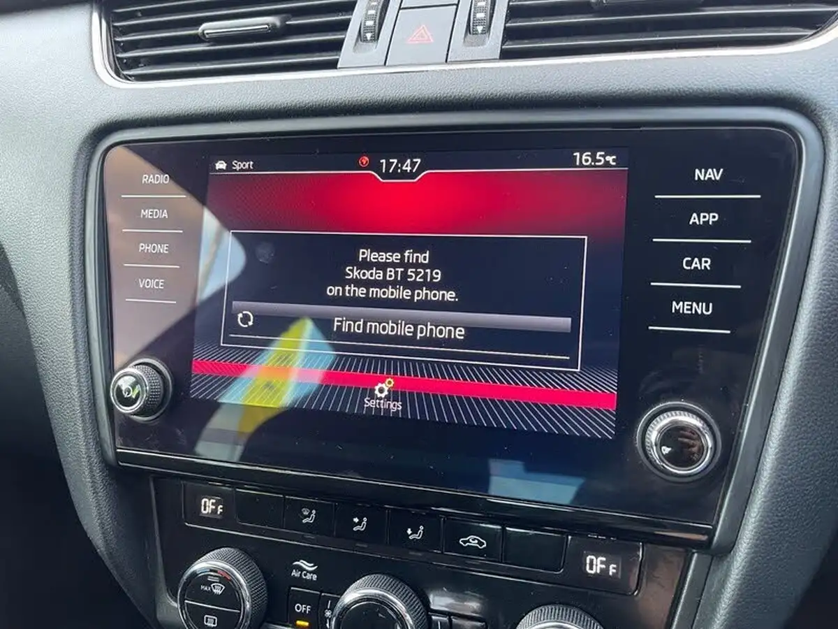 2019-skoda-octavia-20-tsi-vrs-hatchback-dsg-big-23