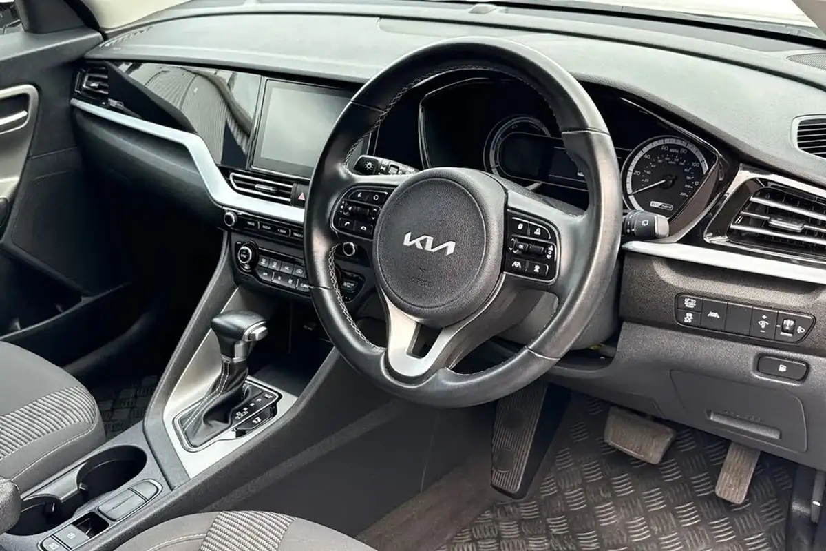 2022-kia-niro-16-gdi-2-139bhp-156kwh-big-13