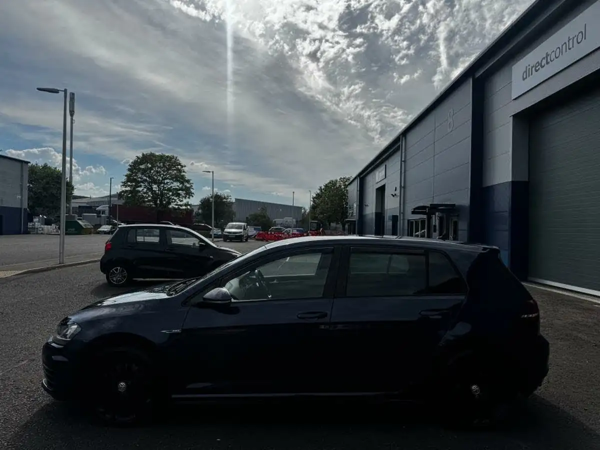 2017-volkswagen-golf-20tdi-gtd-bmt-hatchback-5d-big-5