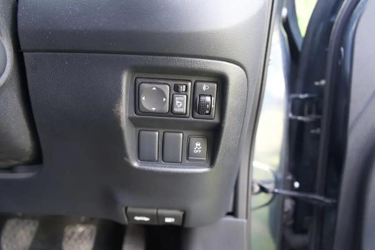 2012-nissan-juke-16-tekna-16v-1598cc-big-43