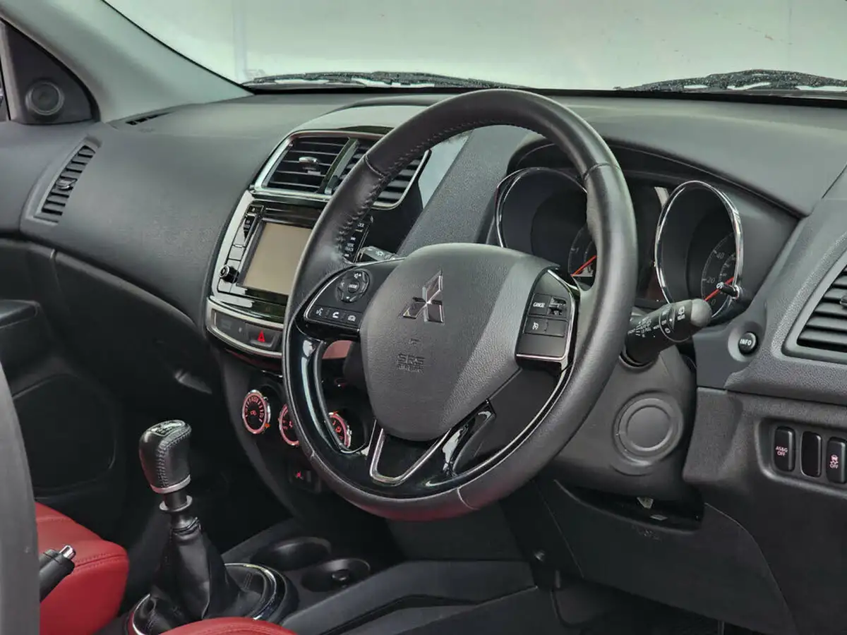 2018-mitsubishi-asx-16d-3-se-big-2