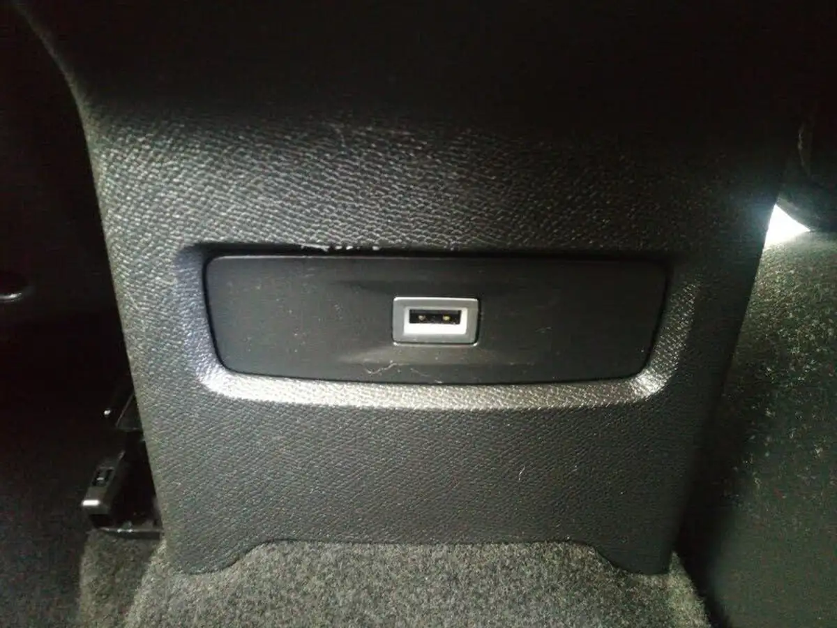 2022-citroen-c4-12-puretech-shine-130ps-big-9