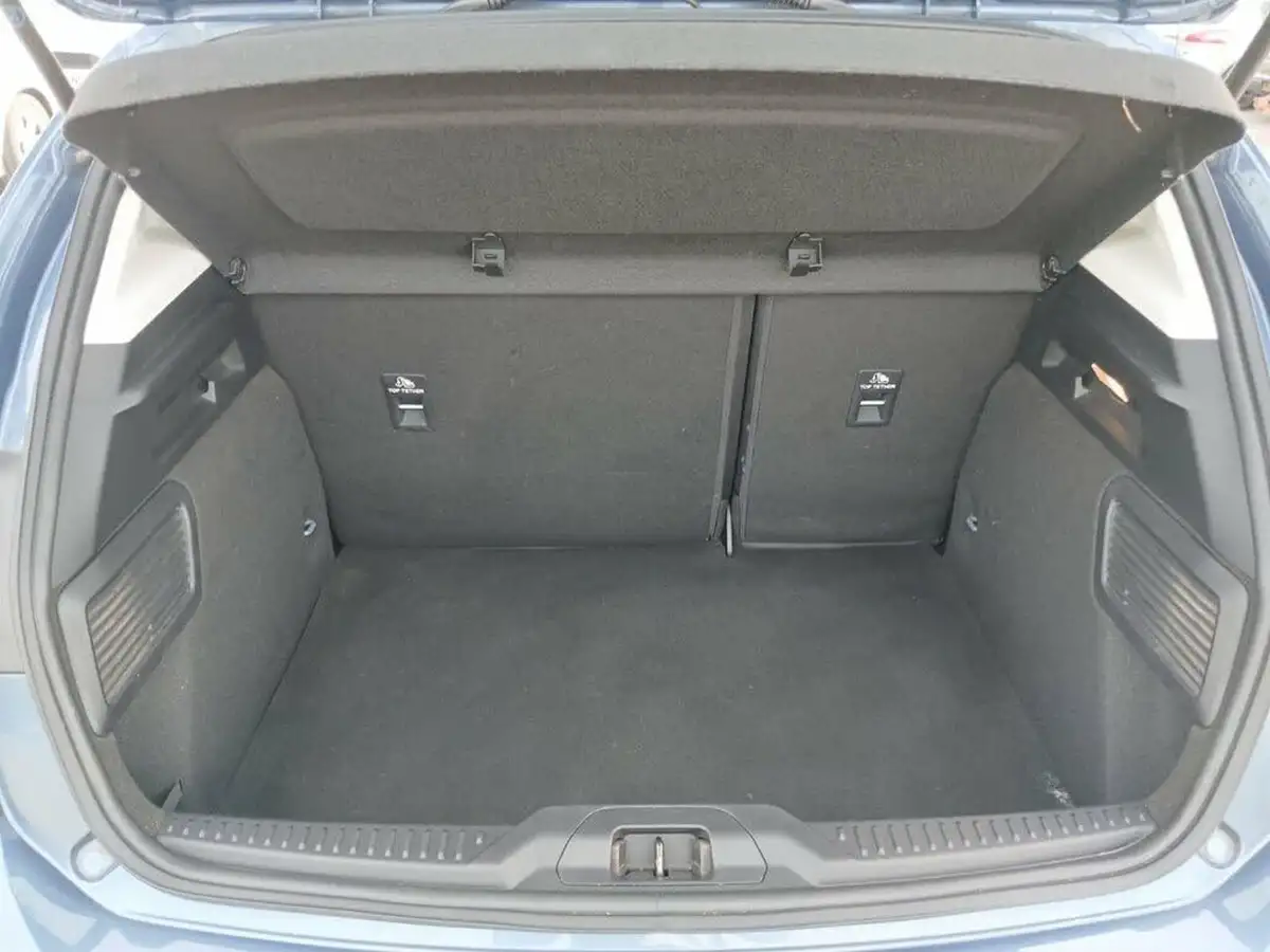 2019-ford-focus-10t-titanium-hatchback-big-13