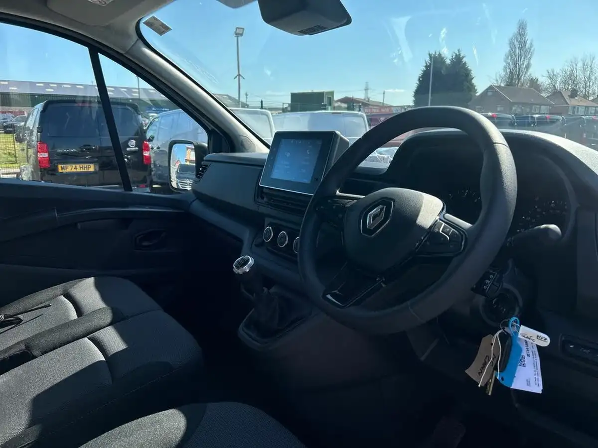 2025-renault-trafic-20dci-ll30-130-advance-panel-big-4