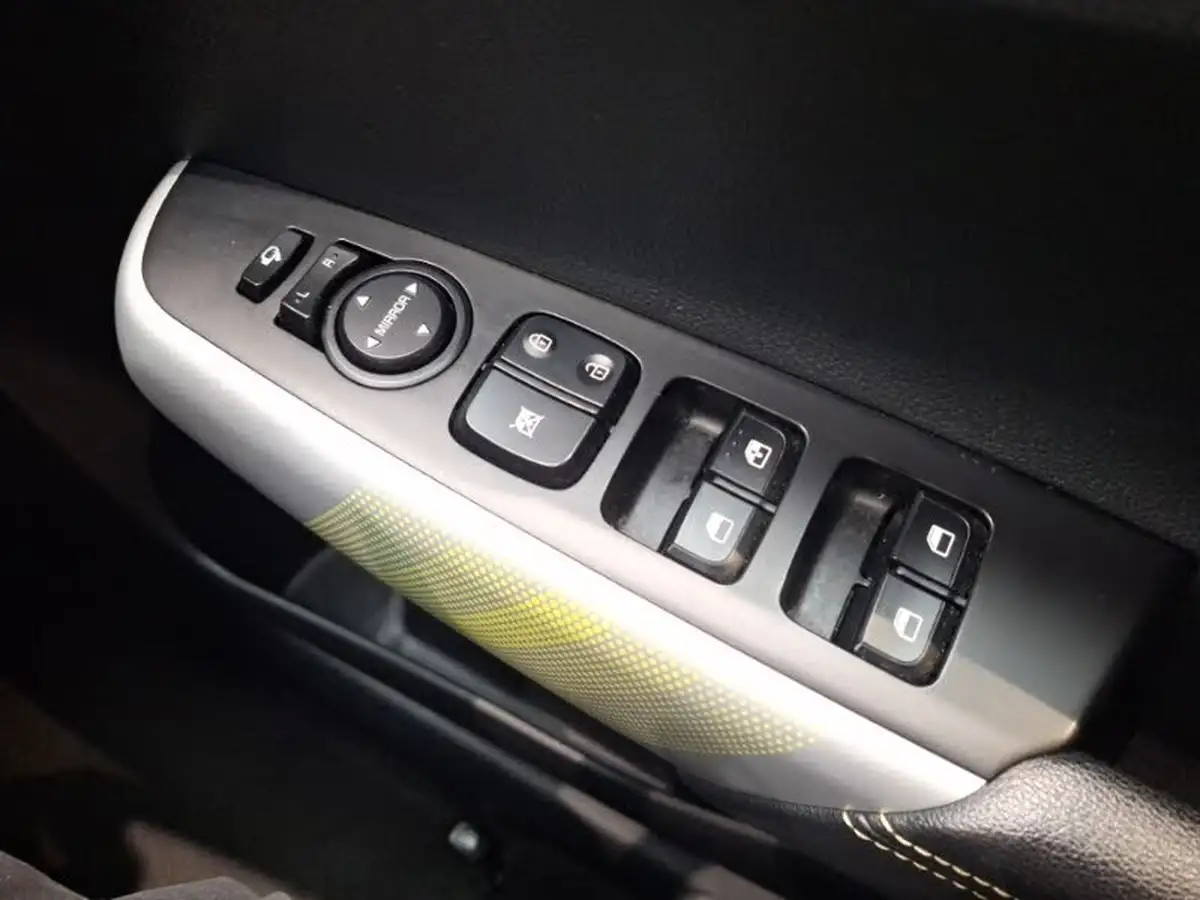 2022-kia-picanto-10-x-line-s-auto-seq-big-17
