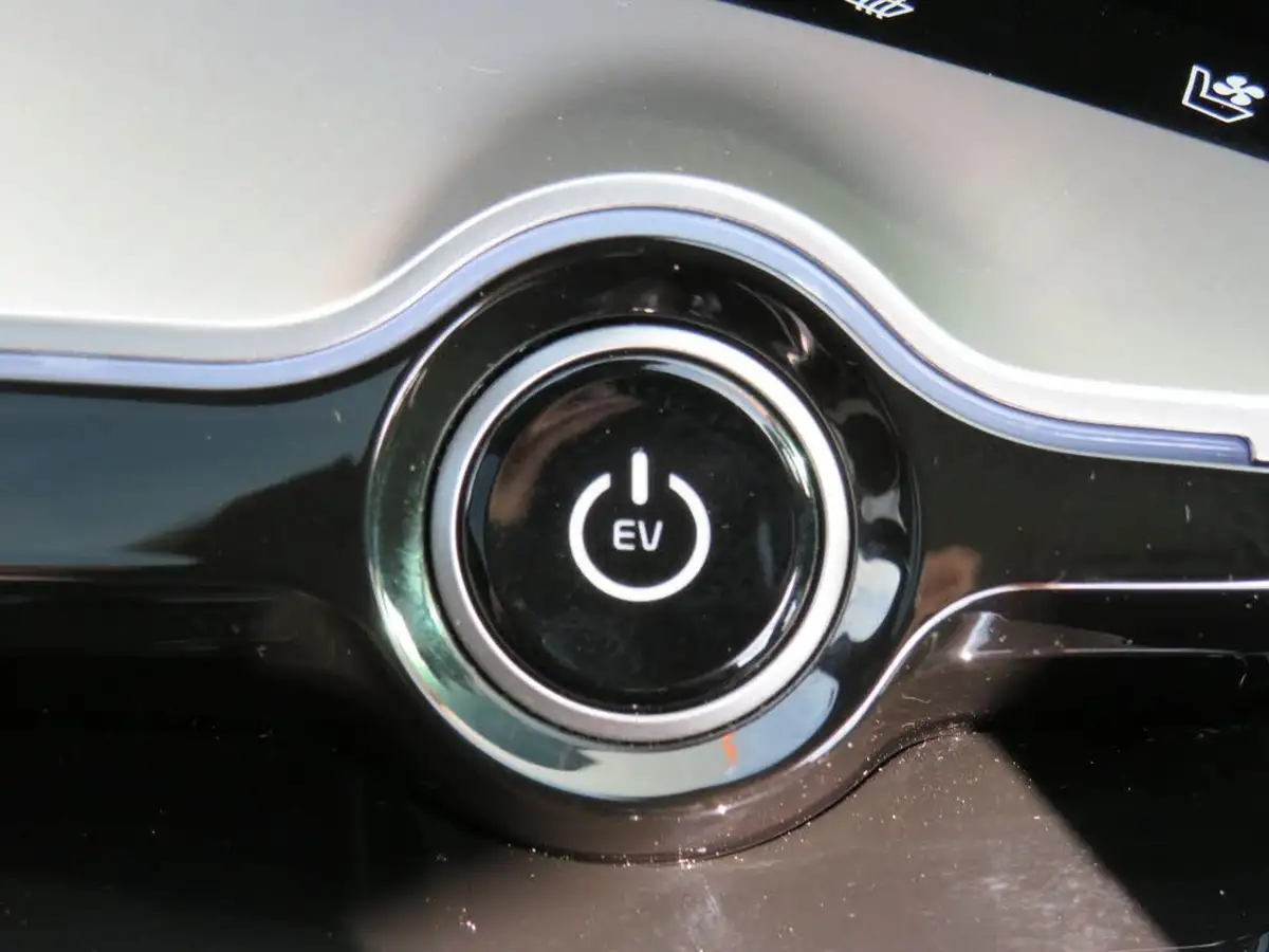 2023-kia-ev6-e-gt-line-s-225bhp-big-28