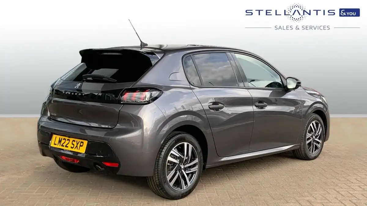 2022-peugeot-208-12-puretech-allure-premium-100bhp-eat8-big-2