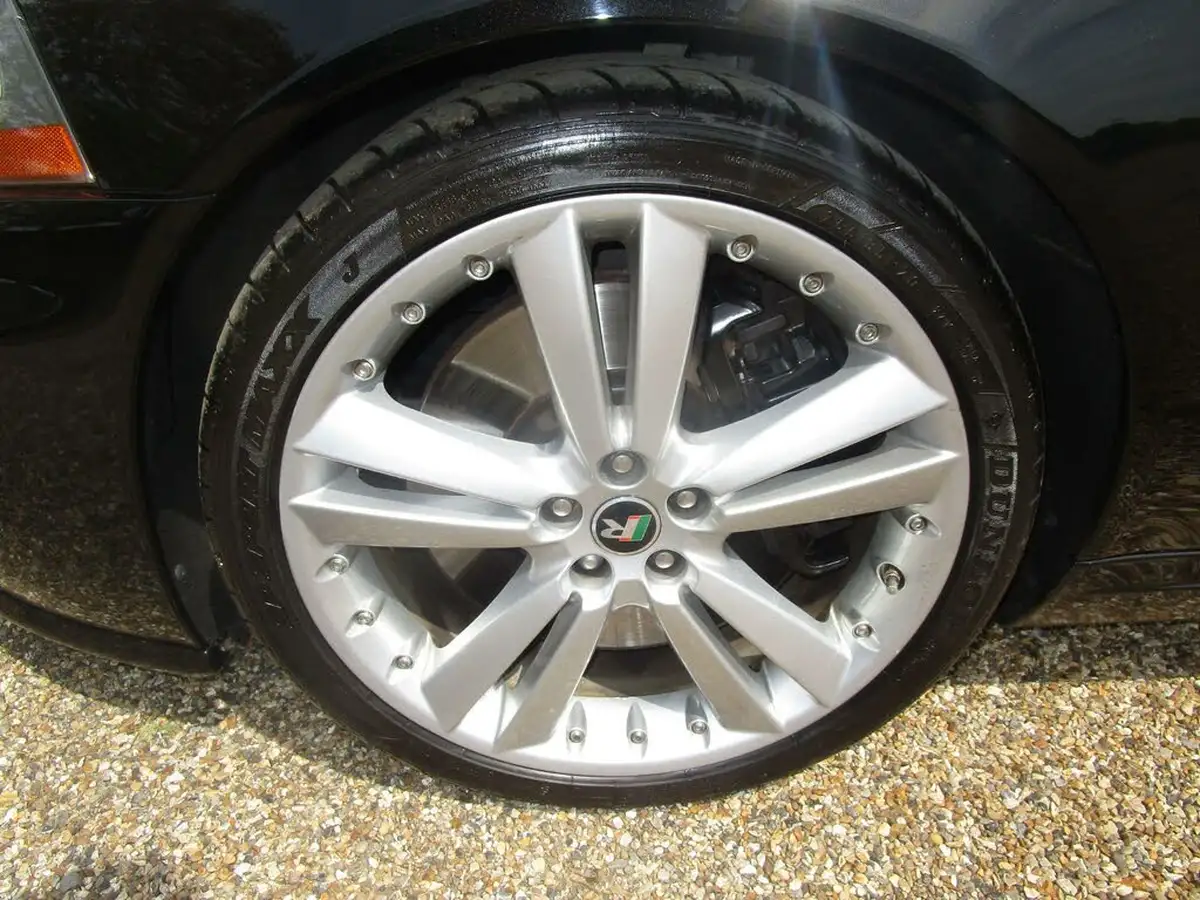 2009-jaguar-xkr-50-convertible-big-19