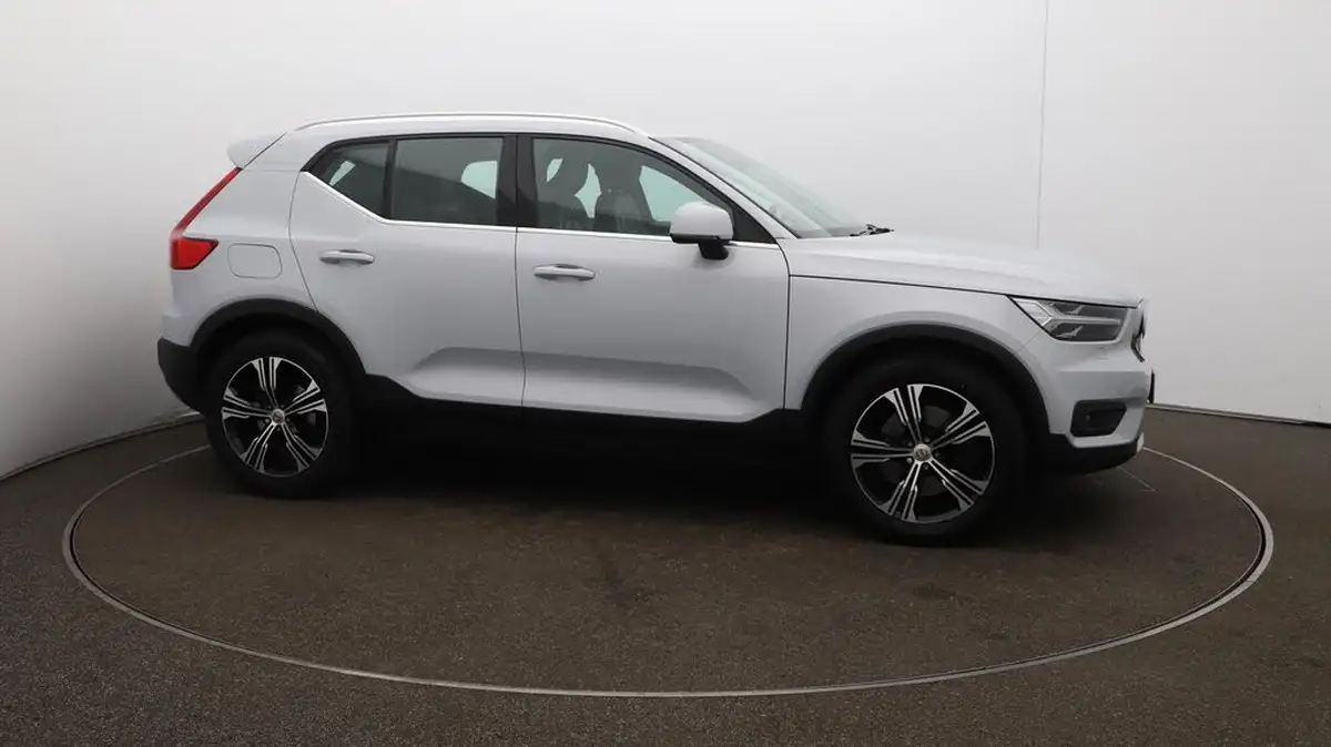2022-volvo-xc40-15-t5-inscription-pro-big-40