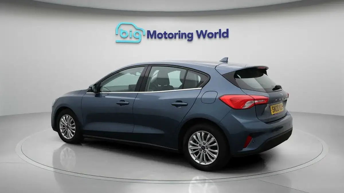 2020-ford-focus-15-titanium-hatchback-big-5