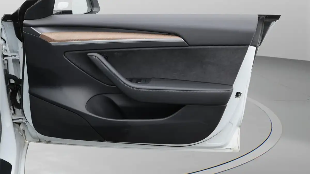2021-tesla-model-3-e-long-range-4x4-big-15
