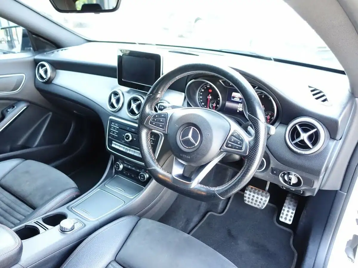 2017-mercedes-benz-cla-16-cla-180-amg-line-coupe-4d-7g-dct-big-10