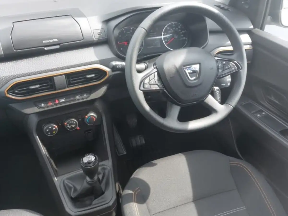 2022-dacia-sandero-stepway-10-tce-essential-90bhp-big-6