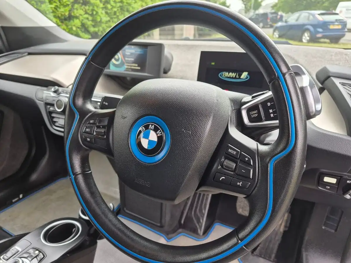 2014-bmw-i3-e-big-10