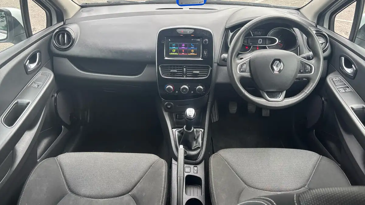 2019-renault-clio-09-tce-iconic-90ps-big-3