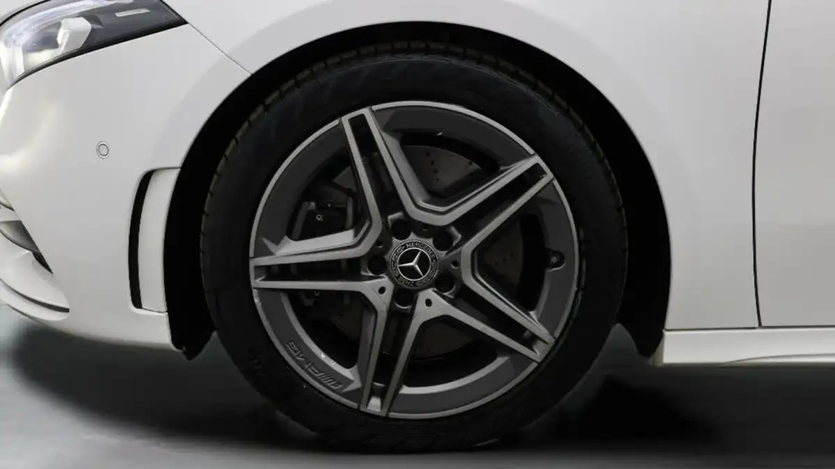 2020-mercedes-benz-a-class-20-a250-amg-line-executive-hatchback-5d-big-18