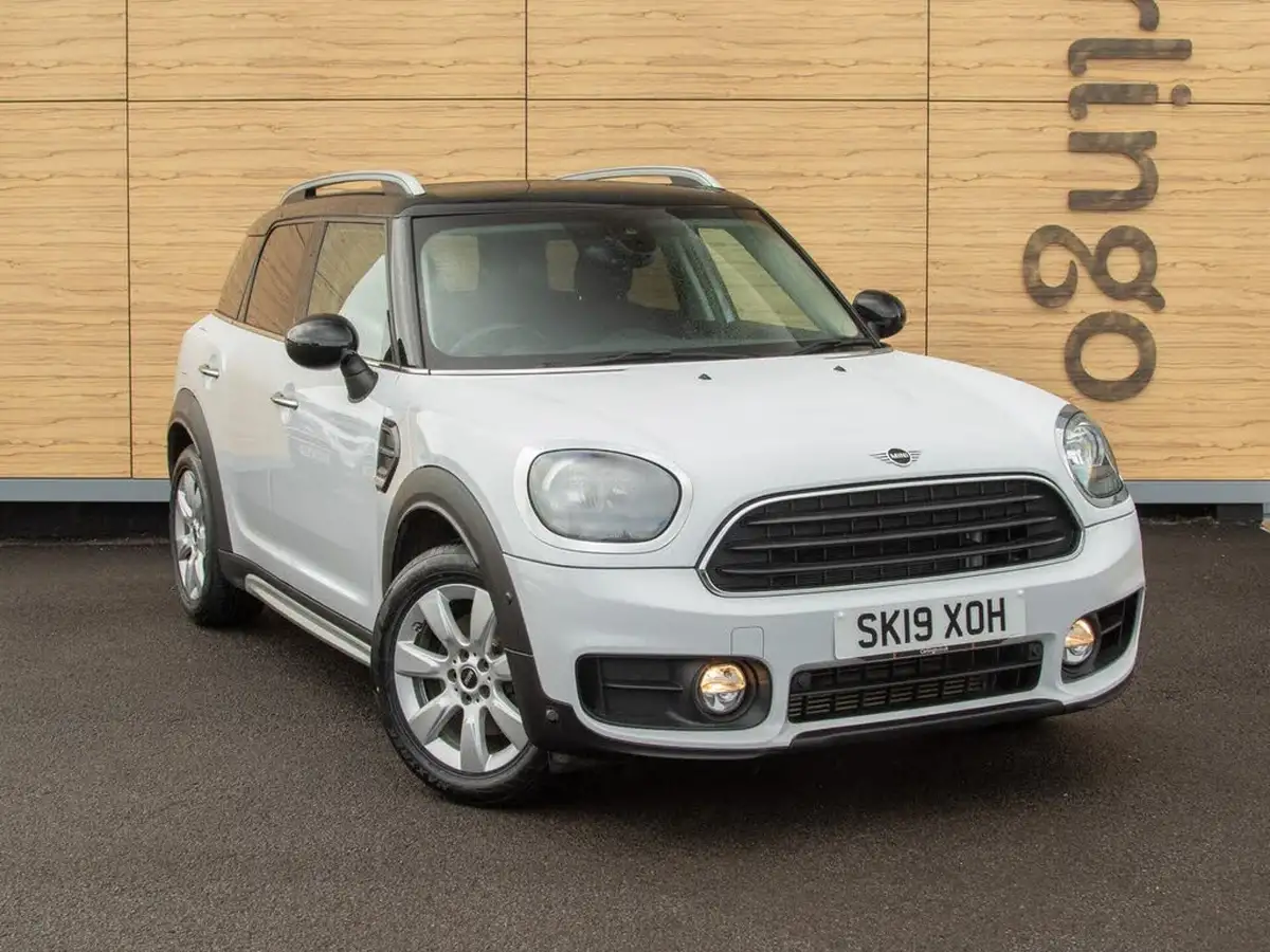 2019-mini-countryman-15-cooper-classic-big-0