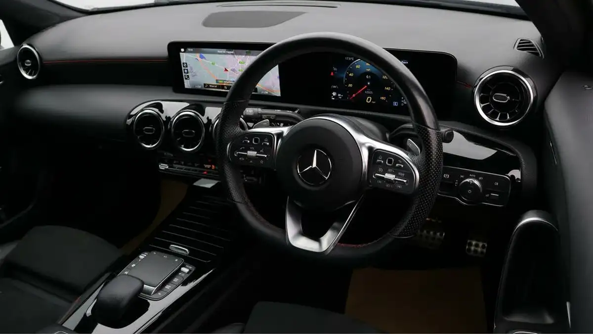 2021-mercedes-benz-a-class-20d-a220d-amg-line-executive-hatchback-5d-big-10
