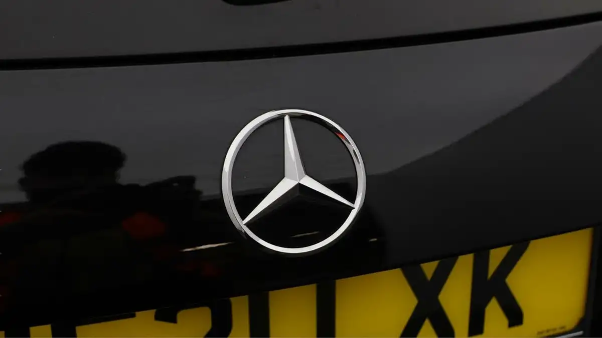 2021-mercedes-benz-a-class-20d-a220d-amg-line-executive-hatchback-5d-big-34