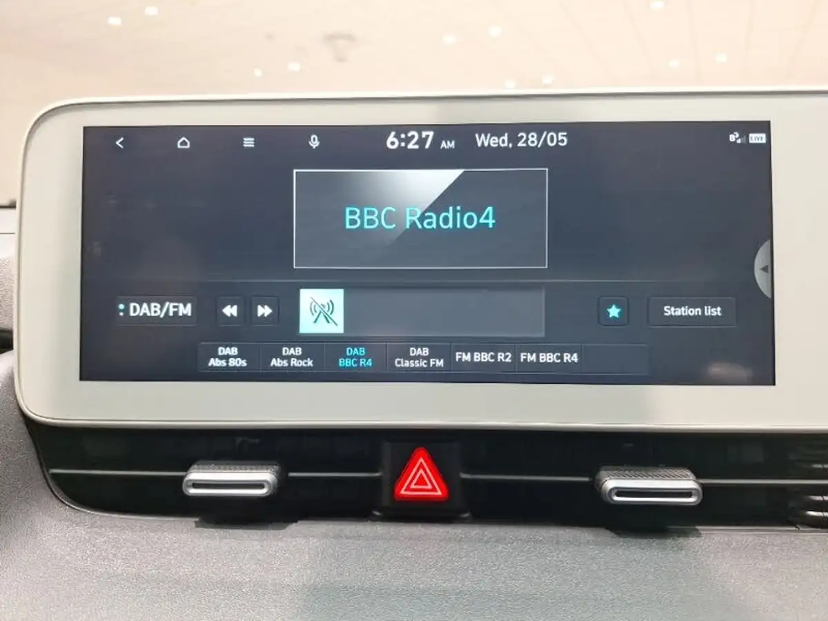 2022-hyundai-ioniq-5-e-se-connect-big-15