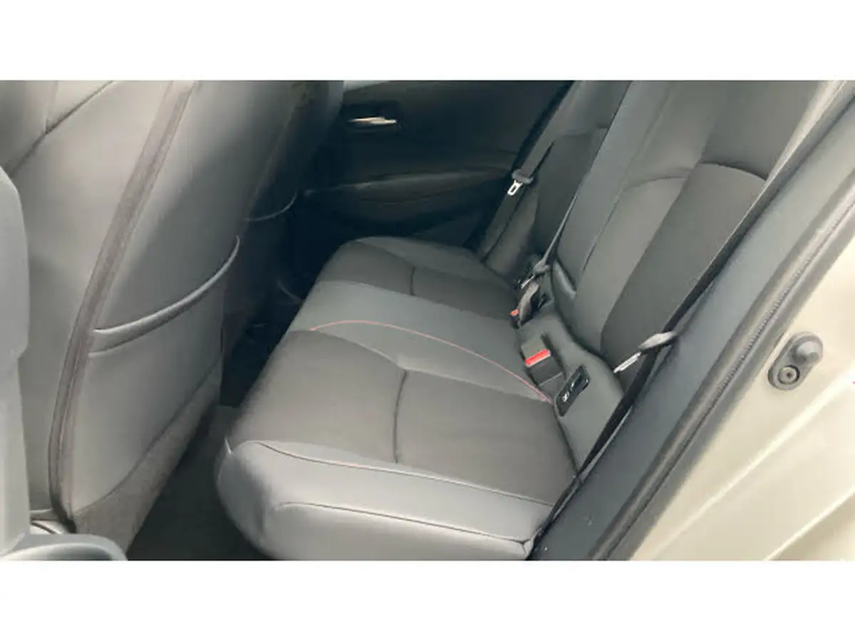 2024-toyota-corolla-20-vvt-i-gr-sport-hatchback-big-20