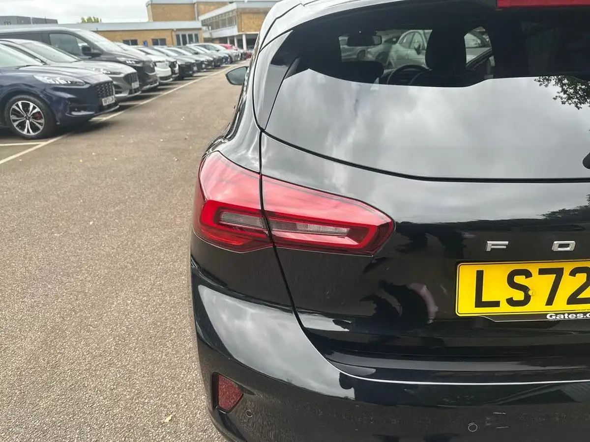 2022-ford-focus-10t-st-line-vignale-155ps-hybrid-mhev-hatchback-big-32
