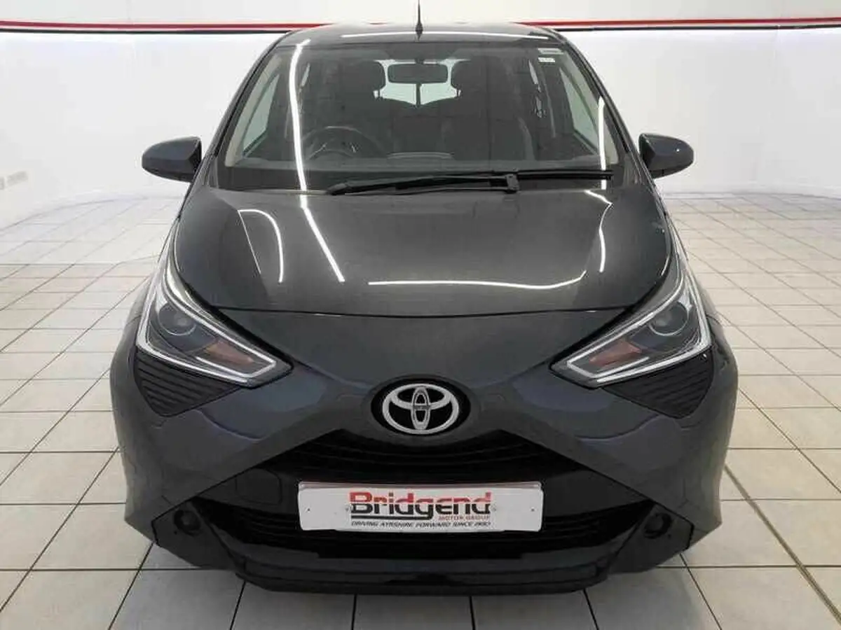 2019-toyota-aygo-10-vvt-i-x-play-big-1
