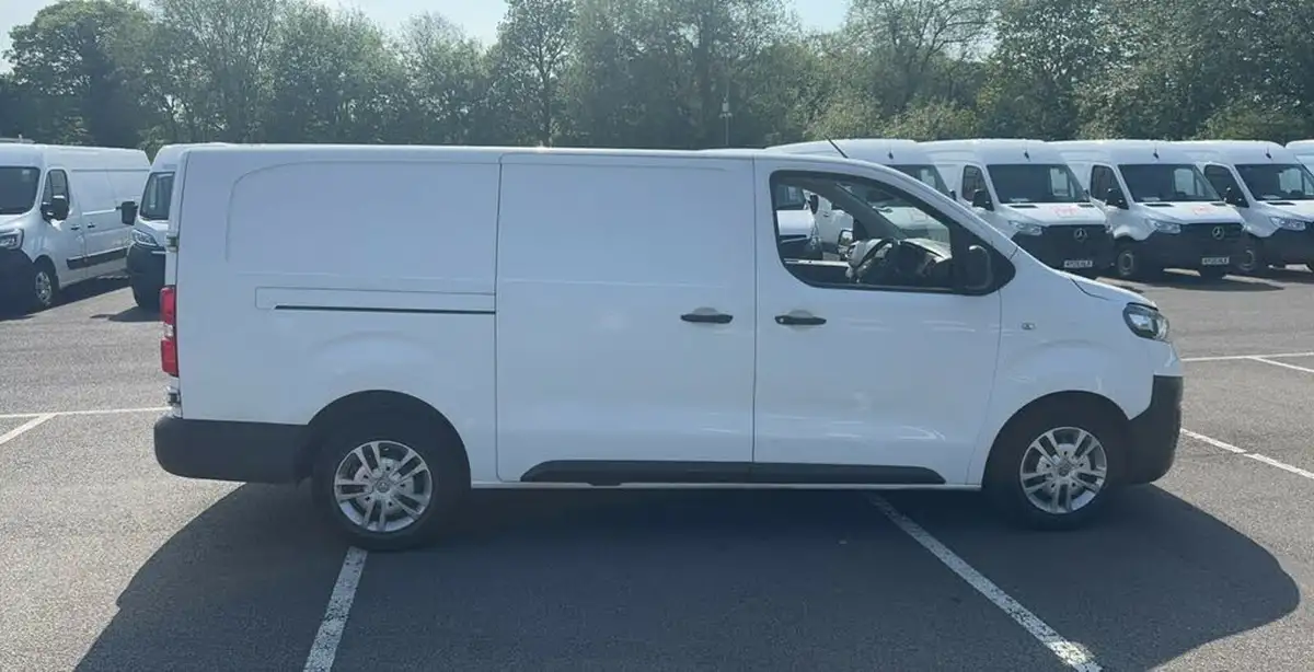 2020-vauxhall-vivaro-15td-2900-l2h1-dynamic-big-3