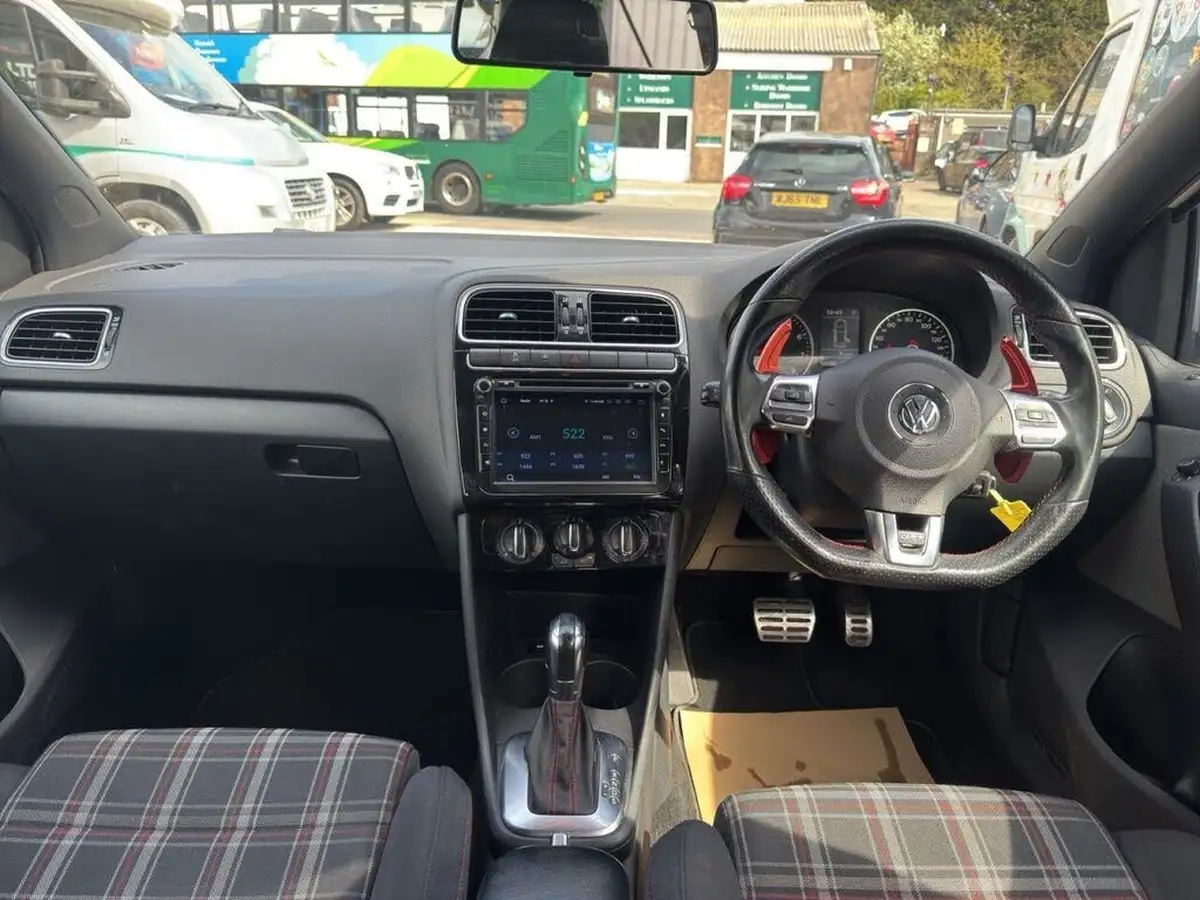 2014-volkswagen-polo-14-gti-5d-big-22