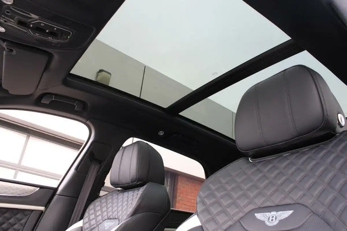 2021-bentley-bentayga-40-v8-big-35