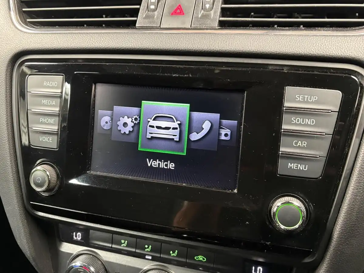 2013-skoda-octavia-20tdi-vrs-184ps-estate-big-60